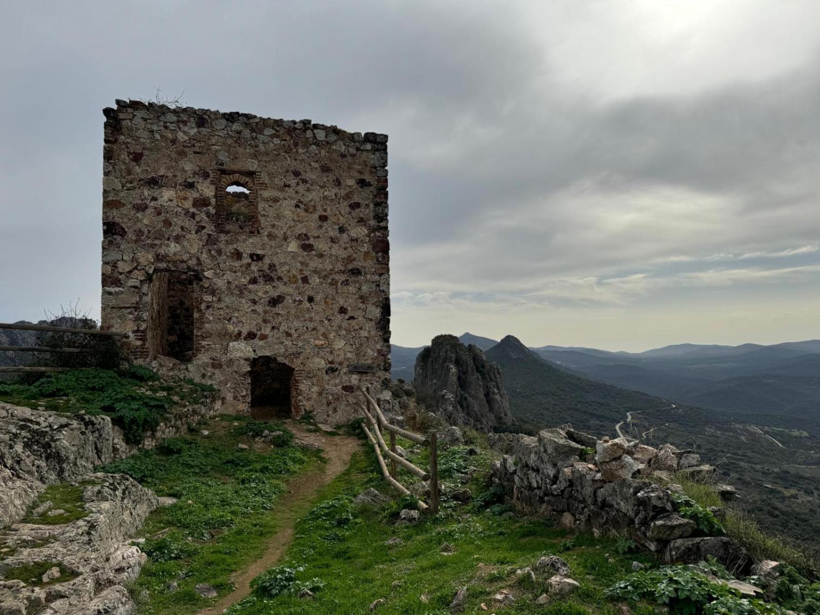 Alma De Villuercas ξενώνας Cabañas del Castillo Εξωτερικό φωτογραφία